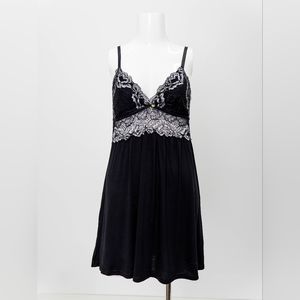 Daisy Fuentes Night Gown Floral embroidery